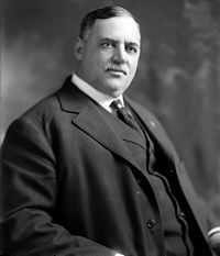 Larger memorial image loading...