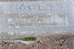 Larger memorial image loading...