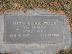 Larger memorial image loading...