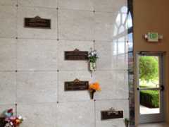 Larger memorial image loading...