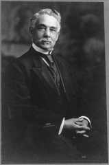 Larger memorial image loading...