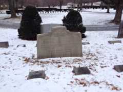 Larger memorial image loading...