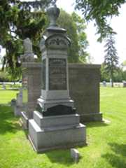 Larger memorial image loading...