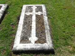 Larger memorial image loading...