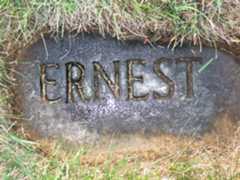 Larger memorial image loading...