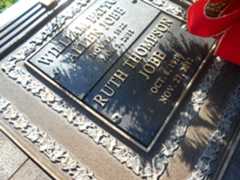 Larger memorial image loading...