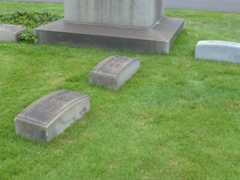 Larger memorial image loading...