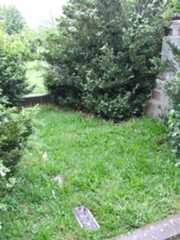 Larger memorial image loading...