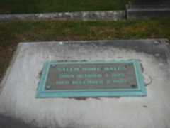 Larger memorial image loading...