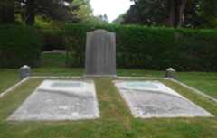 Larger memorial image loading...