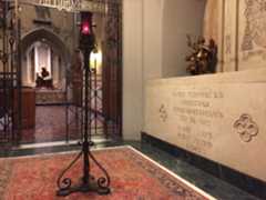 Larger memorial image loading...