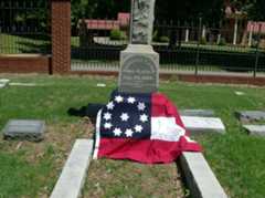 Larger memorial image loading...