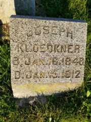 Larger memorial image loading...