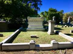 Larger memorial image loading...