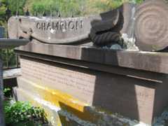 Larger memorial image loading...