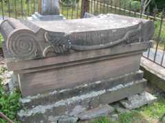 Larger memorial image loading...