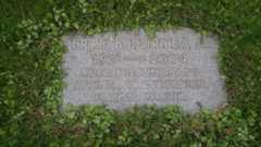 Larger memorial image loading...