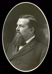 Larger memorial image loading...