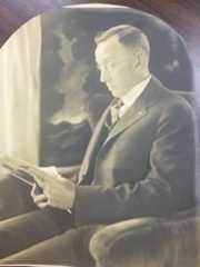 Larger memorial image loading...