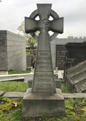 Larger memorial image loading...