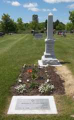 Larger memorial image loading...