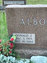 Larger memorial image loading...