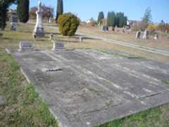 Larger memorial image loading...