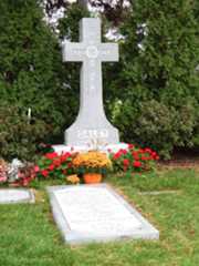 Larger memorial image loading...