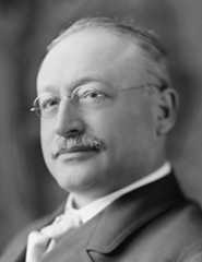 Larger memorial image loading...