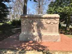 Larger memorial image loading...