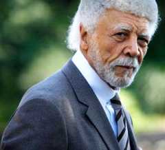 Larger memorial image loading...