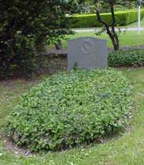 Larger memorial image loading...