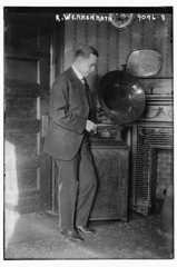 Larger memorial image loading...