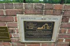 Larger memorial image loading...