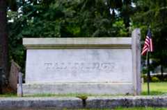 Larger memorial image loading...