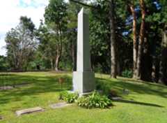 Larger memorial image loading...