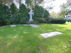 Larger memorial image loading...