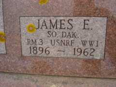 Larger memorial image loading...