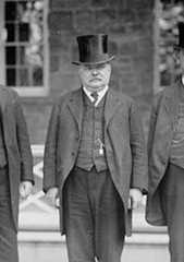 Larger memorial image loading...