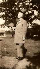 Larger memorial image loading...