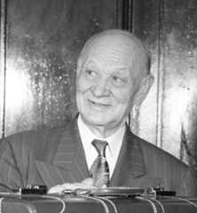 Larger memorial image loading...