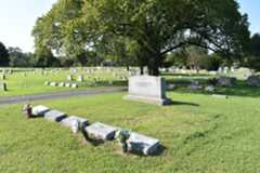 Larger memorial image loading...