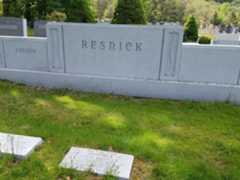 Larger memorial image loading...