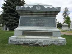 Larger memorial image loading...