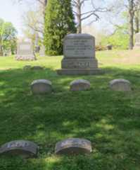 Larger memorial image loading...