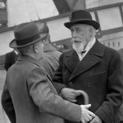 Larger memorial image loading...