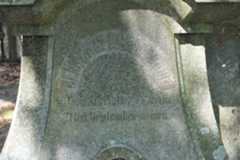 Larger memorial image loading...