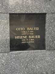 Larger memorial image loading...