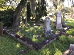 Larger memorial image loading...