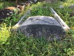 Larger memorial image loading...